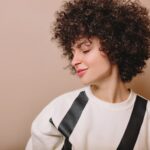 8 conseils pour coiffer des cheveux bouclés avec style et sans les abîmer